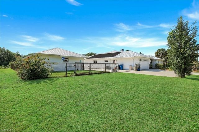 6029 & 6031 Higgins AVE, Fort Myers, FL 33905