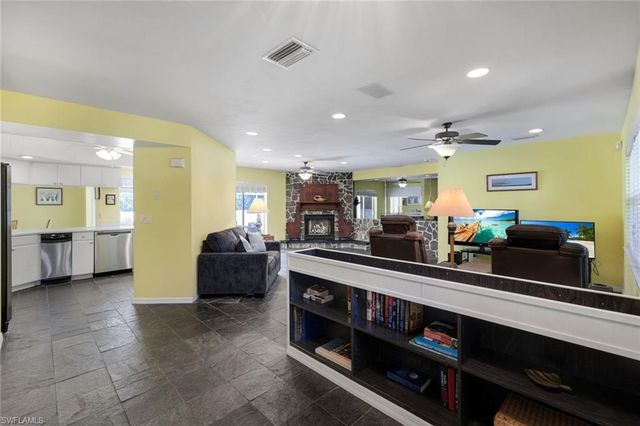 6029 & 6031 Higgins AVE, Fort Myers, FL 33905