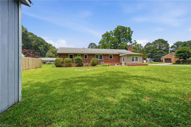 5825 Barberry LN, Portsmouth, VA 23703