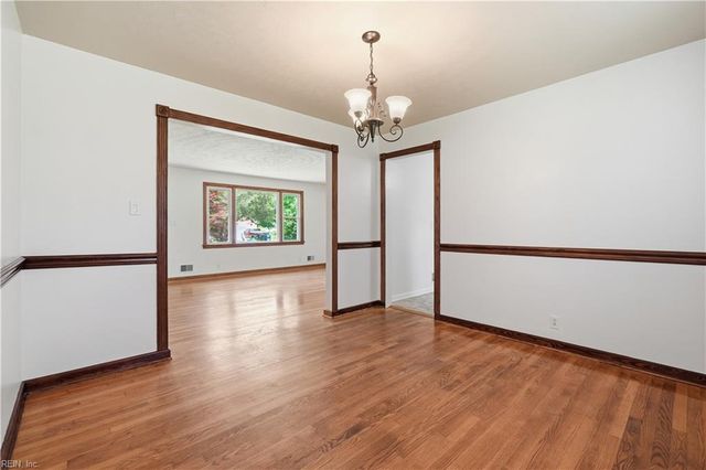 5825 Barberry LN, Portsmouth, VA 23703