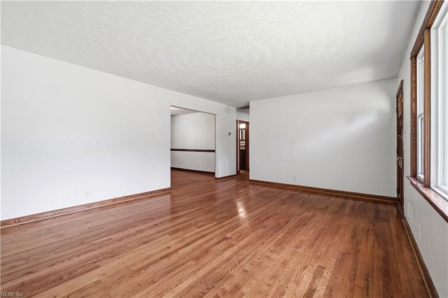 5825 Barberry LN, Portsmouth, VA 23703