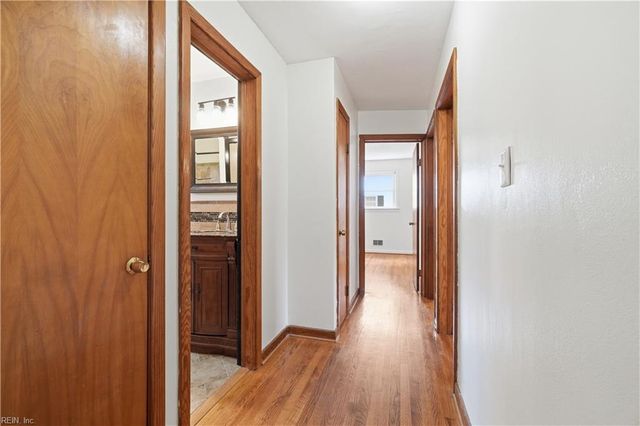 5825 Barberry LN, Portsmouth, VA 23703