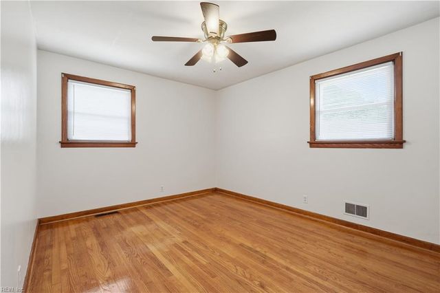 5825 Barberry LN, Portsmouth, VA 23703