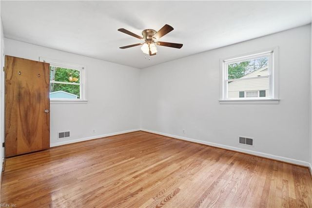 5825 Barberry LN, Portsmouth, VA 23703