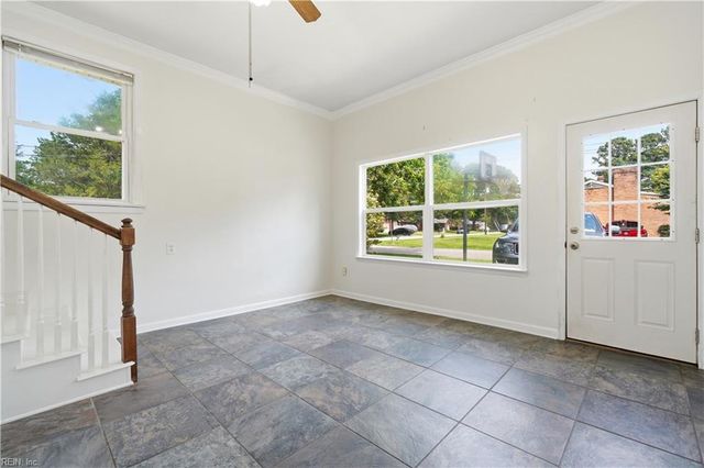 5825 Barberry LN, Portsmouth, VA 23703