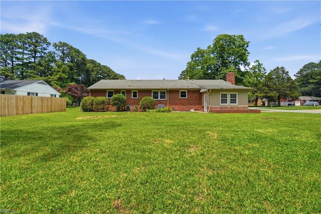 5825 Barberry LN, Portsmouth, VA 23703