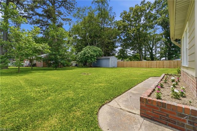5825 Barberry LN, Portsmouth, VA 23703