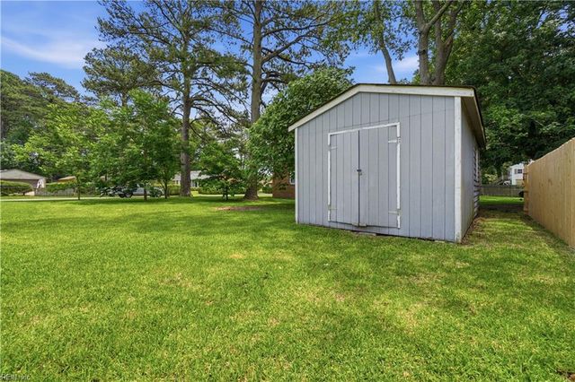 5825 Barberry LN, Portsmouth, VA 23703