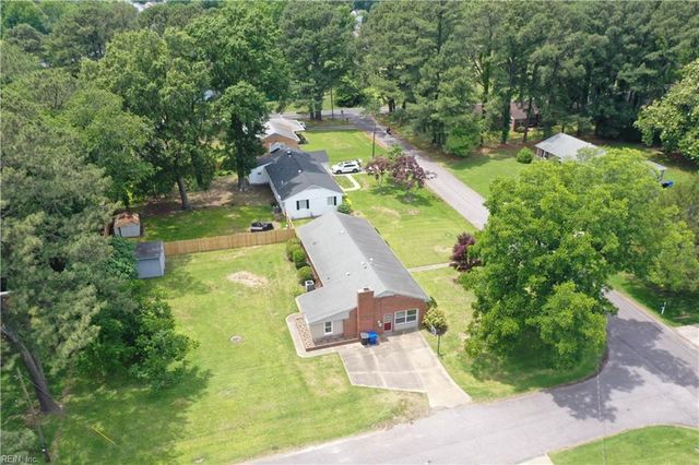 5825 Barberry LN, Portsmouth, VA 23703