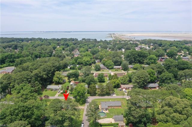 5825 Barberry LN, Portsmouth, VA 23703