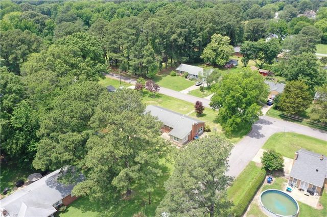 5825 Barberry LN, Portsmouth, VA 23703