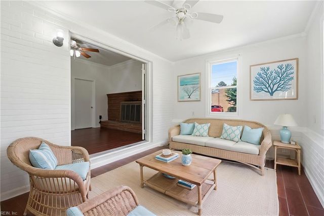 5825 Barberry LN, Portsmouth, VA 23703