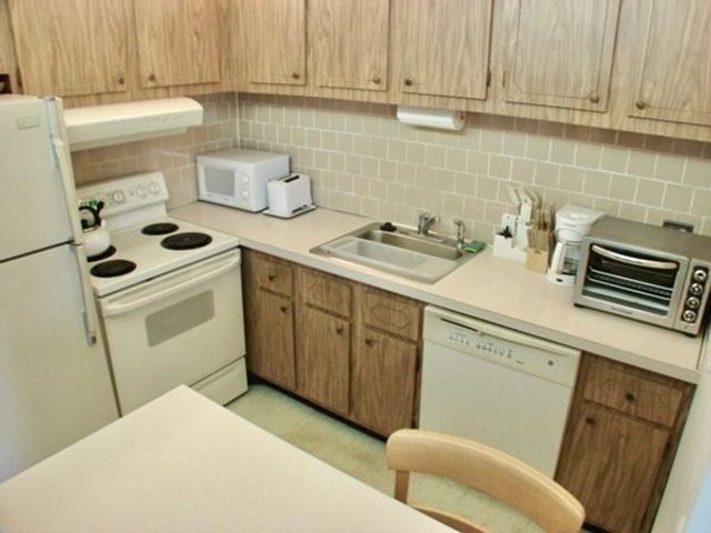 18 Hamilton Rd 205, Arlington, MA 02474