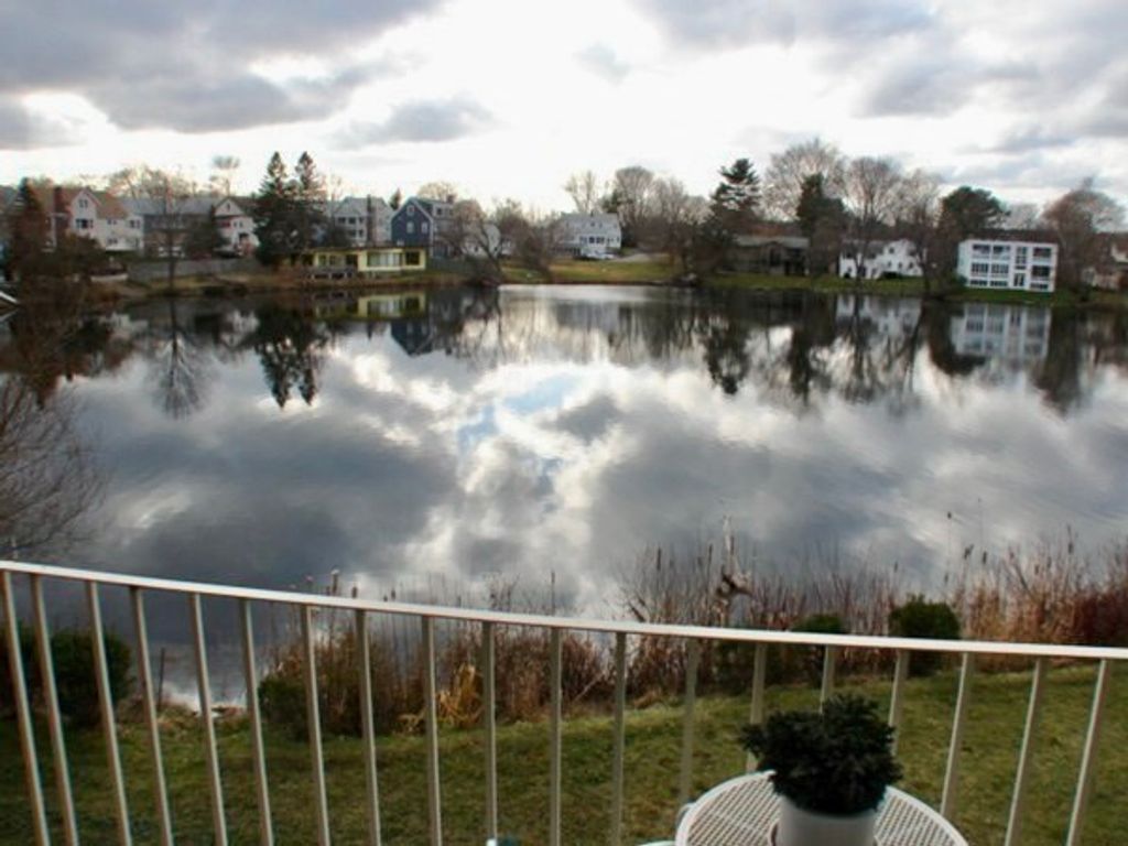 18 Hamilton Rd 205, Arlington, MA 02474