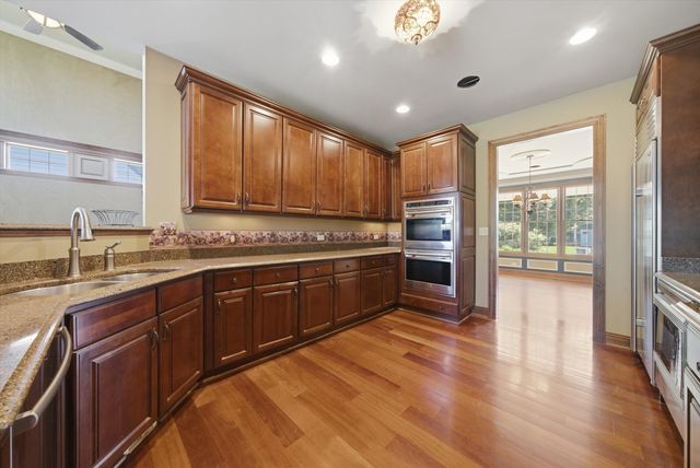 125 Goldenrod Drive, Sugar Grove, IL 60554