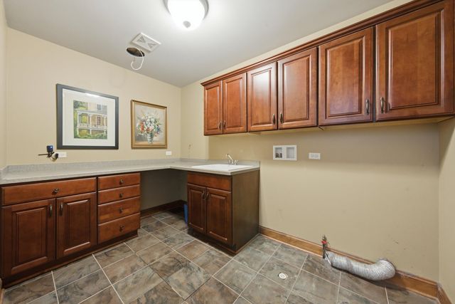 125 Goldenrod Drive, Sugar Grove, IL 60554