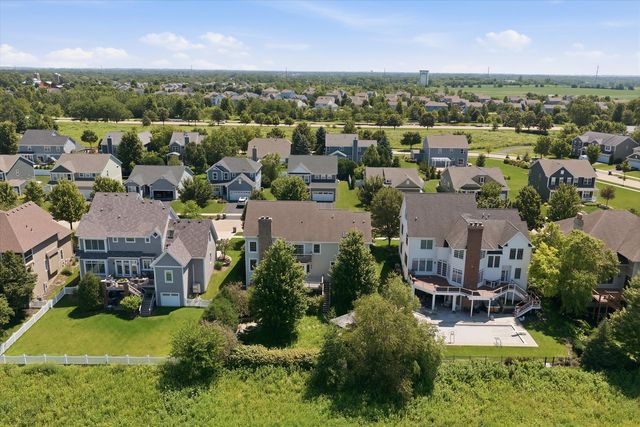 125 Goldenrod Drive, Sugar Grove, IL 60554
