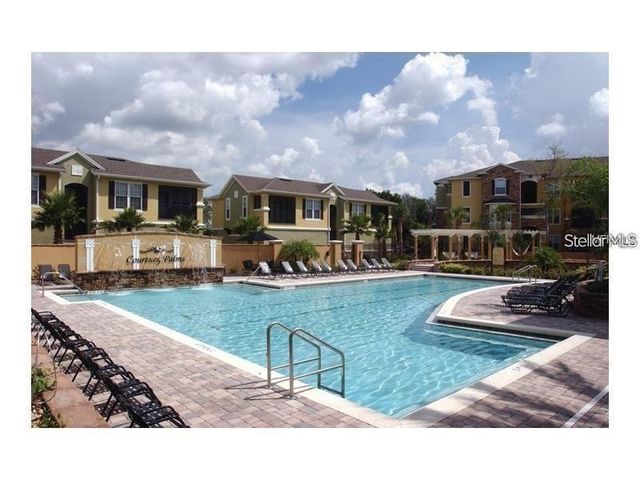 10019 COURTNEY PALMS BOULEVARD 303, Tampa, FL 33619