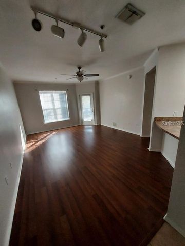 10019 COURTNEY PALMS BOULEVARD 303, Tampa, FL 33619