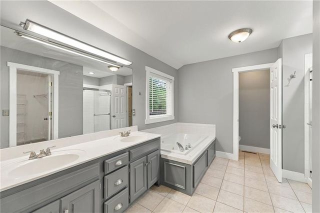 7552 N Tullis Avenue, Kansas City, MO 64158
