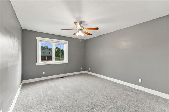 7552 N Tullis Avenue, Kansas City, MO 64158