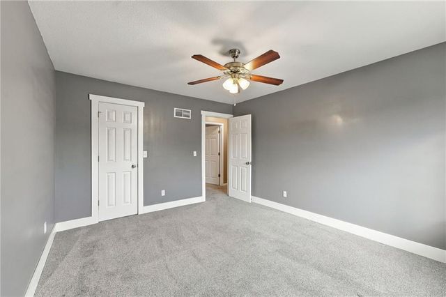 7552 N Tullis Avenue, Kansas City, MO 64158