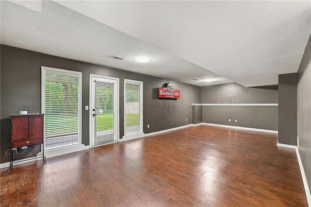 7552 N Tullis Avenue, Kansas City, MO 64158