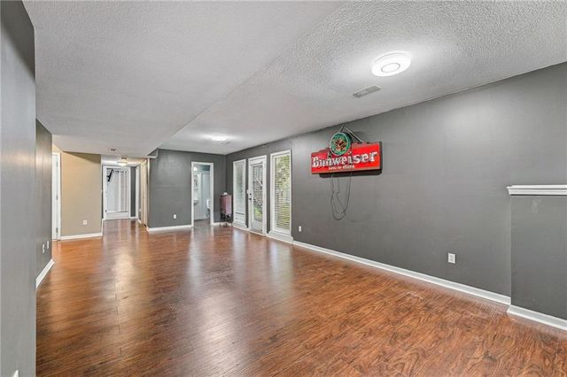 7552 N Tullis Avenue, Kansas City, MO 64158