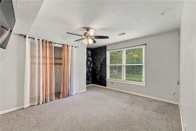 7552 N Tullis Avenue, Kansas City, MO 64158