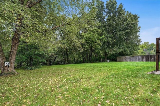 7552 N Tullis Avenue, Kansas City, MO 64158