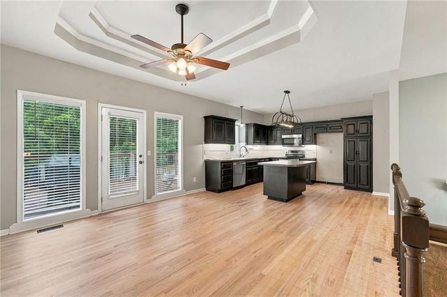 7552 N Tullis Avenue, Kansas City, MO 64158