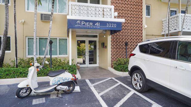 3220 Bayview Drive 202, Fort Lauderdale, FL 33306