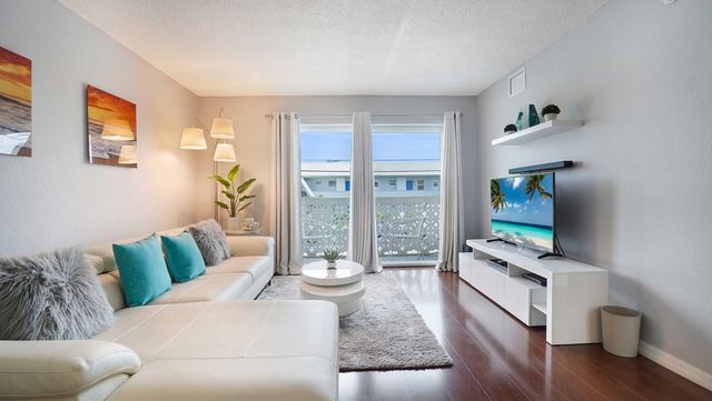3220 Bayview Drive 202, Fort Lauderdale, FL 33306