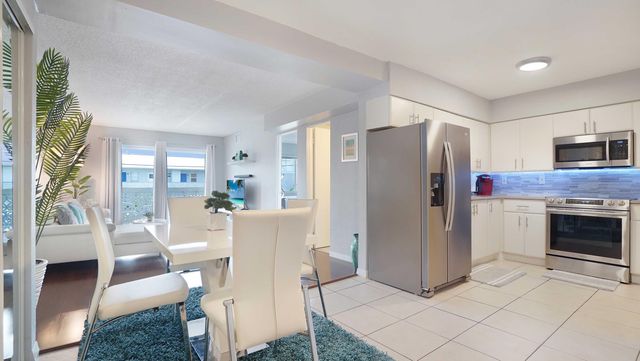 3220 Bayview Drive 202, Fort Lauderdale, FL 33306