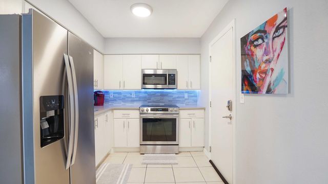 3220 Bayview Drive 202, Fort Lauderdale, FL 33306
