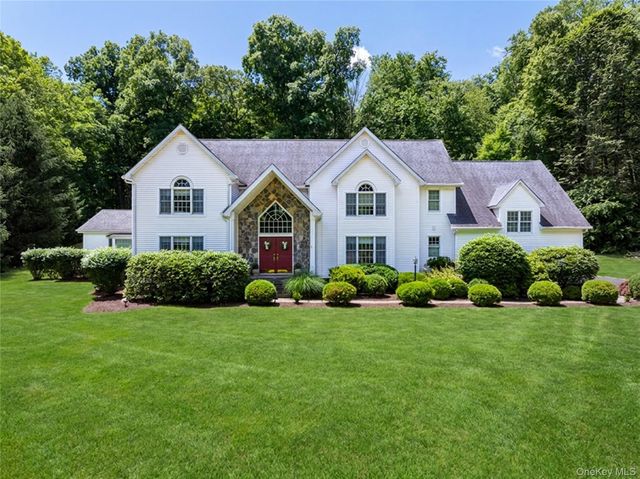10 Adams Farm Road, Katonah, NY 10536