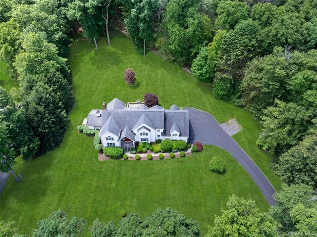 10 Adams Farm Road, Katonah, NY 10536