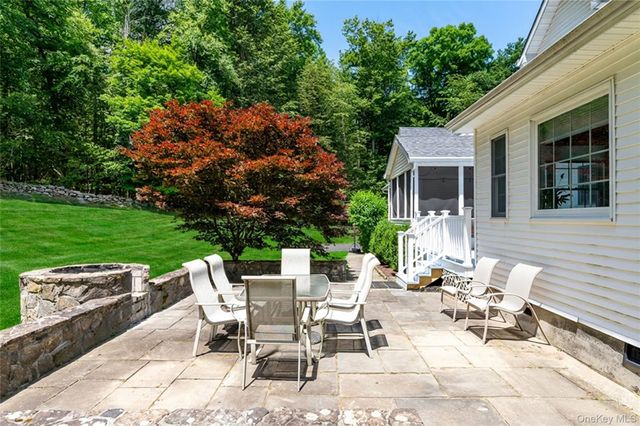 10 Adams Farm Road, Katonah, NY 10536