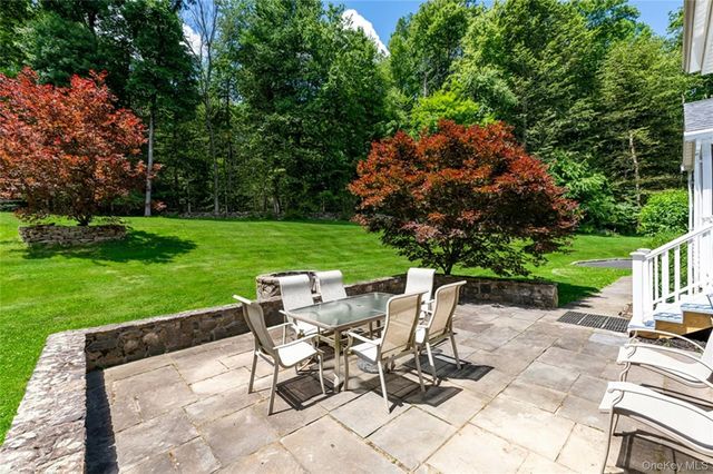 10 Adams Farm Road, Katonah, NY 10536