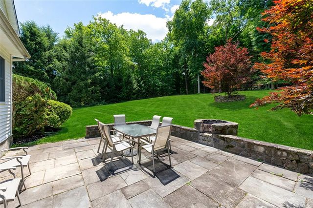 10 Adams Farm Road, Katonah, NY 10536