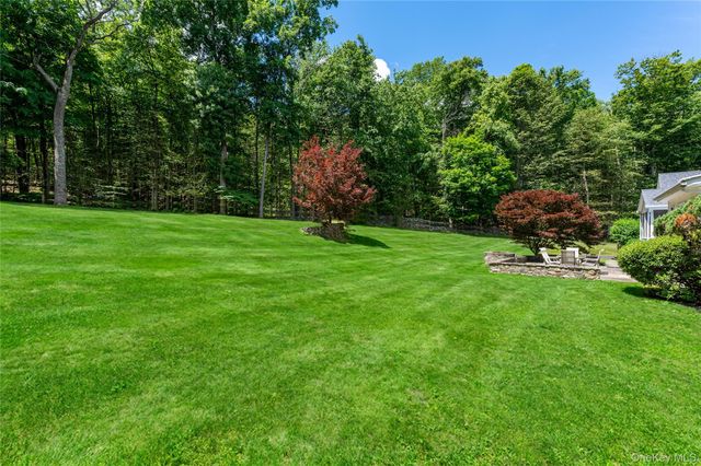 10 Adams Farm Road, Katonah, NY 10536