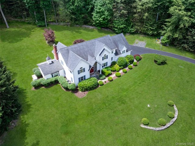 10 Adams Farm Road, Katonah, NY 10536
