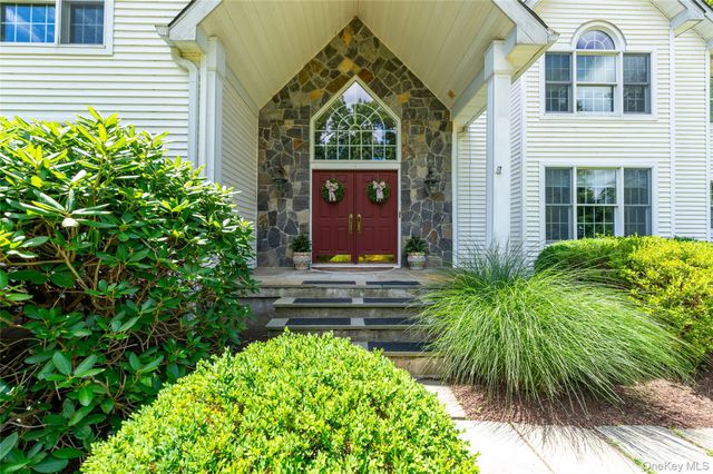 10 Adams Farm Road, Katonah, NY 10536