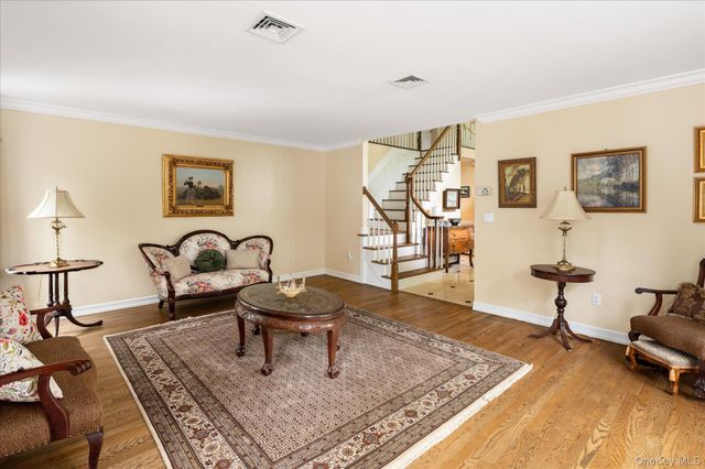 10 Adams Farm Road, Katonah, NY 10536