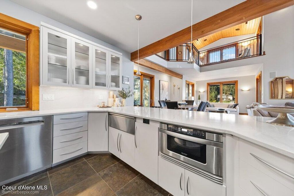 8817 W Riverview DR, Coeur d'Alene, ID 83814 photo 12