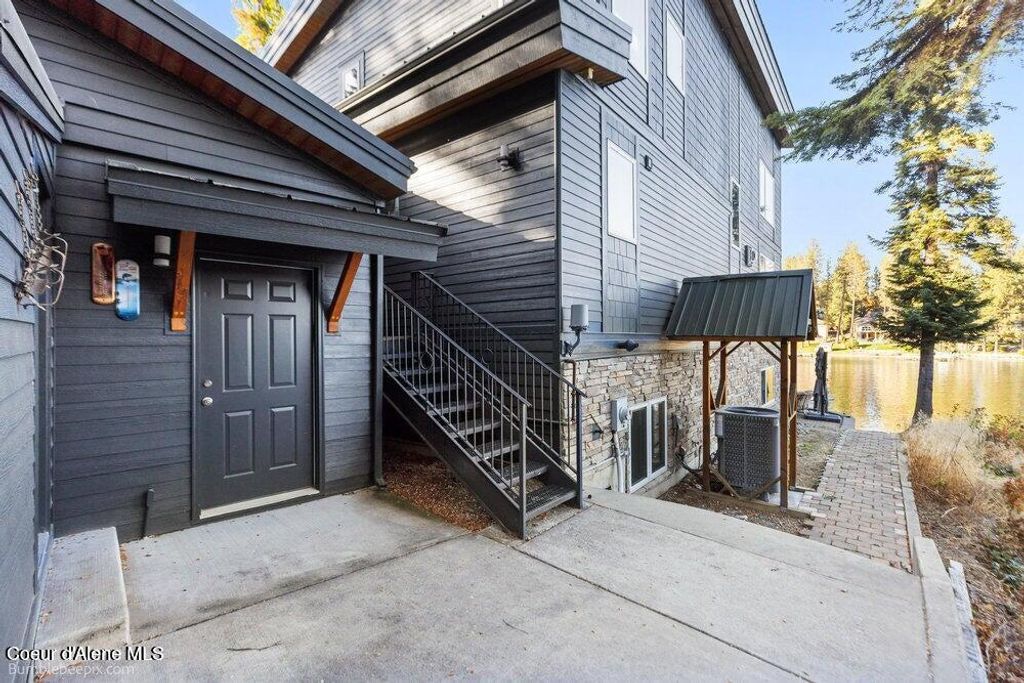 8817 W Riverview DR, Coeur d'Alene, ID 83814 photo 60