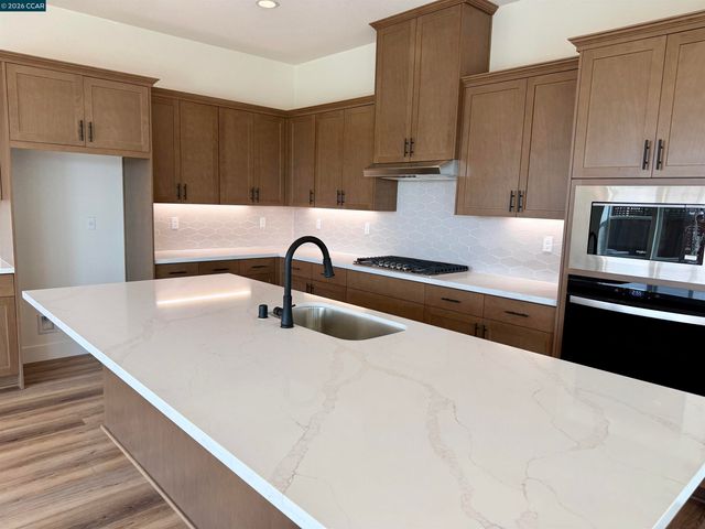 17369 Bushwick Lane, Lathrop, CA 95330