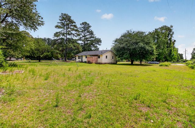 102 Montegue Street, Santee, SC 29142