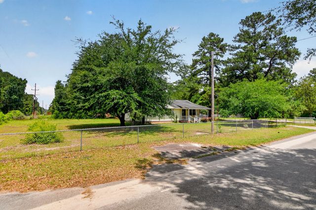 102 Montegue Street, Santee, SC 29142