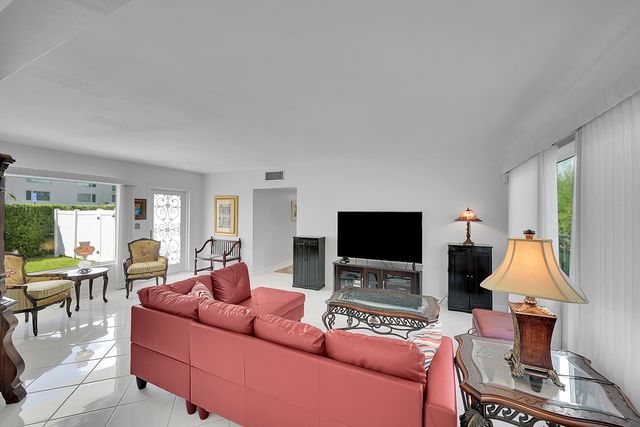 1702 S Ocean Boulevard 1, Delray Beach, FL 33483